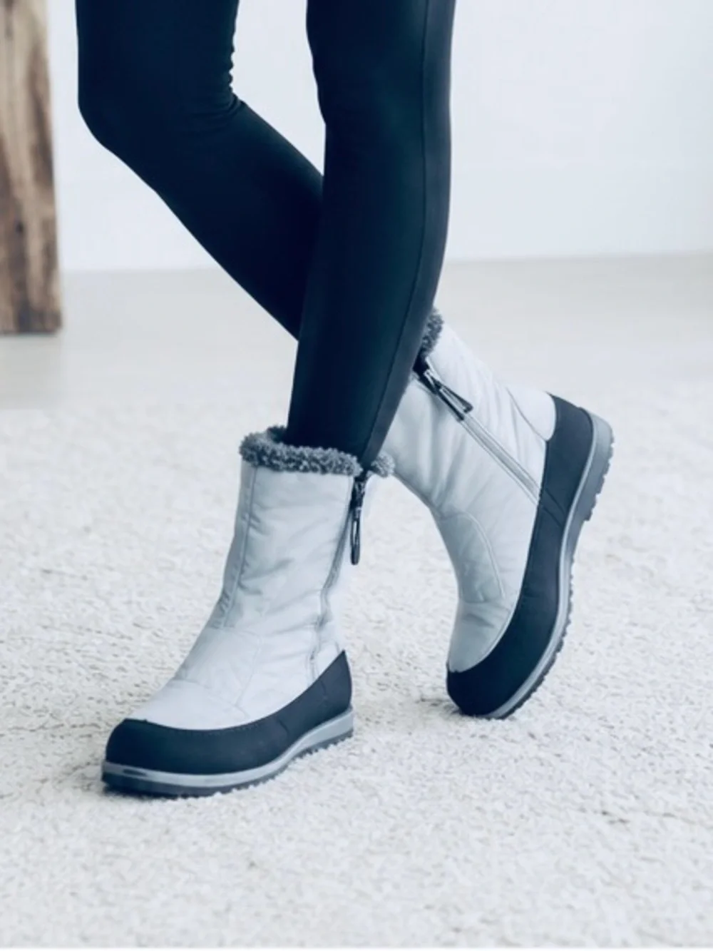 JBU Women's Light Gray and Black Insulated Winter Boots size 9.5